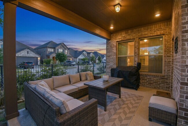 Building Photo - 15002 Bushy Bluestem Ct