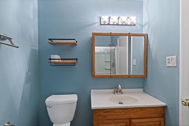 Building Photo - 43 Woodenbridge Ct