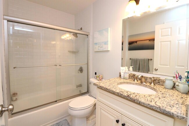 Building Photo - 9505 Monmouth Ave