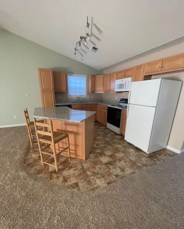 Building Photo - 28 Sweetland Ct