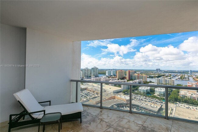 Building Photo - 17121 Collins Ave