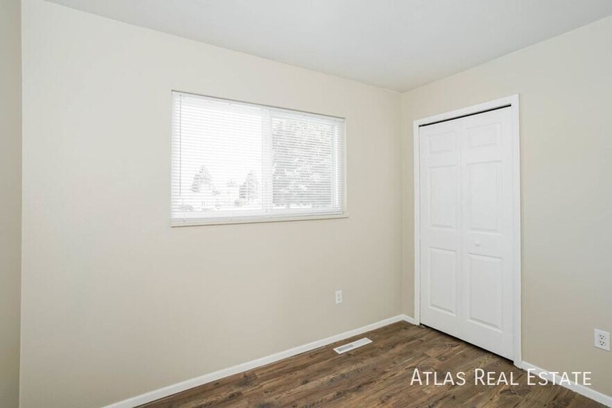 Building Photo - 4789 Shadowglen Dr