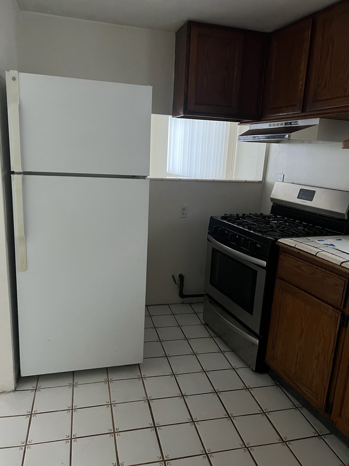 Kitchen - 2434 Riverside Pl