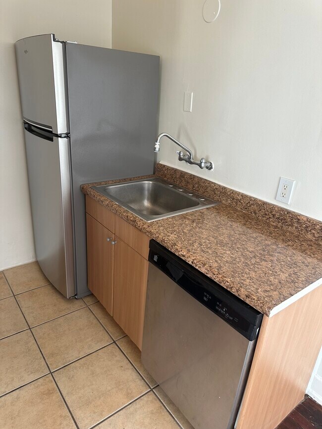 Building Photo - 2121 James M Wood Blvd