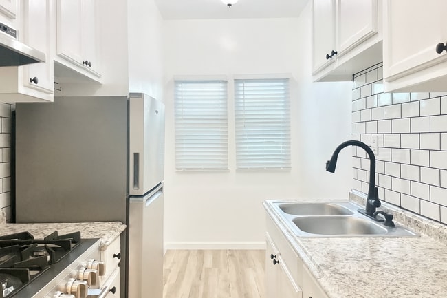 Primary Photo - 3977 Rhoda Dr