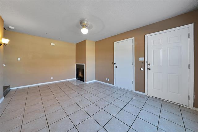 Building Photo - 201 S Las Vegas Trail