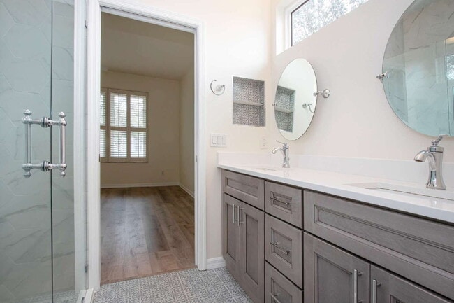 Building Photo - 8419 Whispering Woods Ct