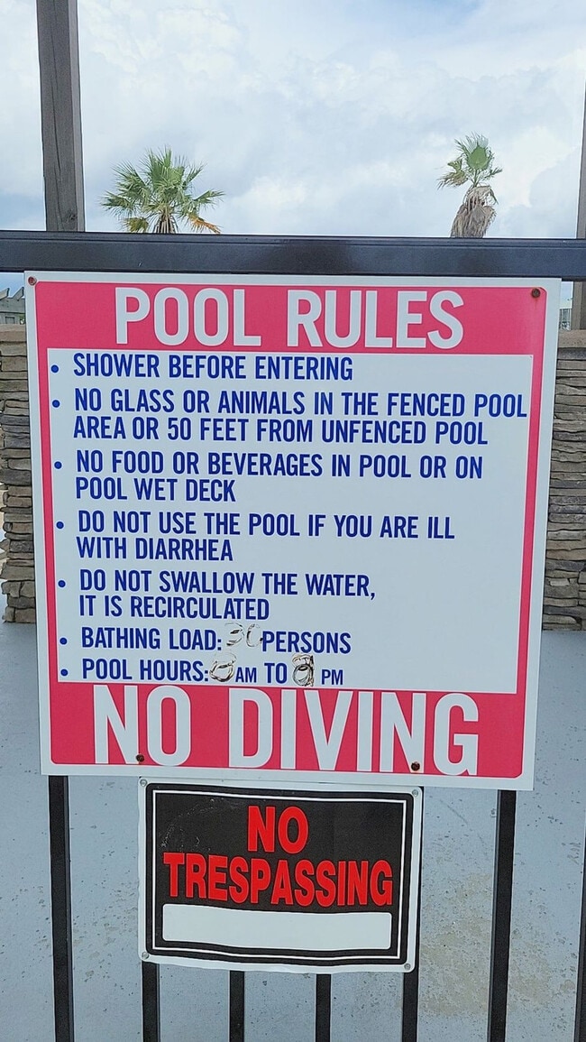 Building Photo - 7664 Shadow Lake Dr