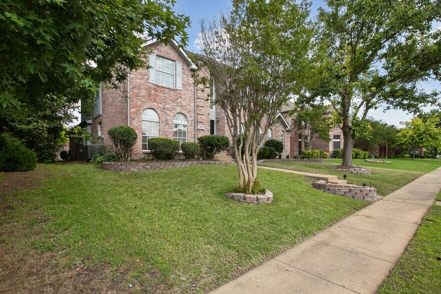 Primary Photo - 7100 Amethyst Ln