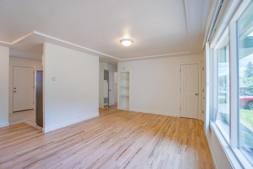 Building Photo - 3670 SW 144th Ave