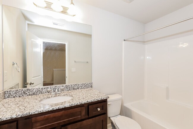 Building Photo - Inviting 3-Bedroom, 2.5-Bath Townhome