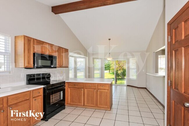 Building Photo - 2 Sassafras Parc Ct