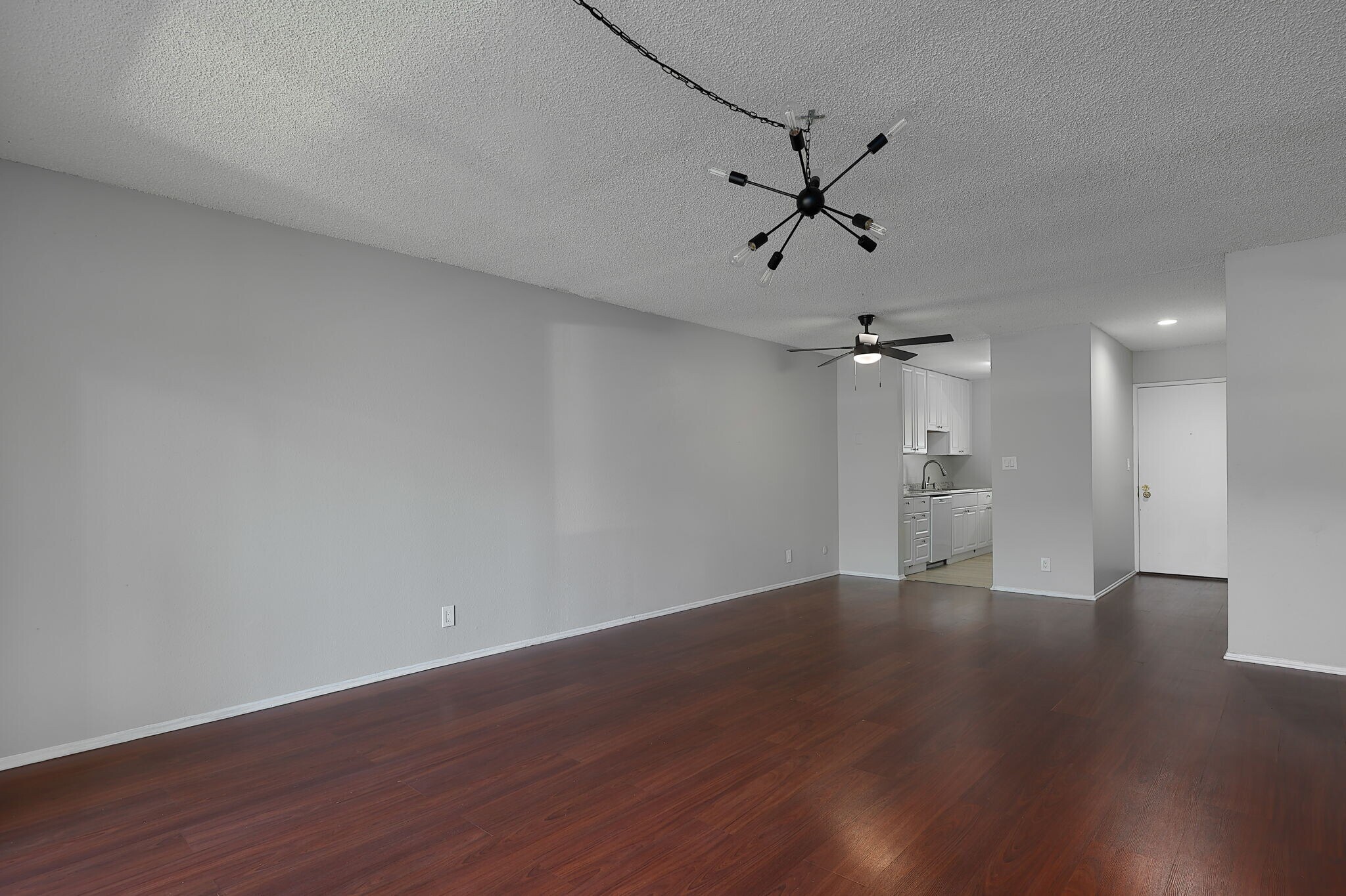 Building Photo - 20134 Leadwell St