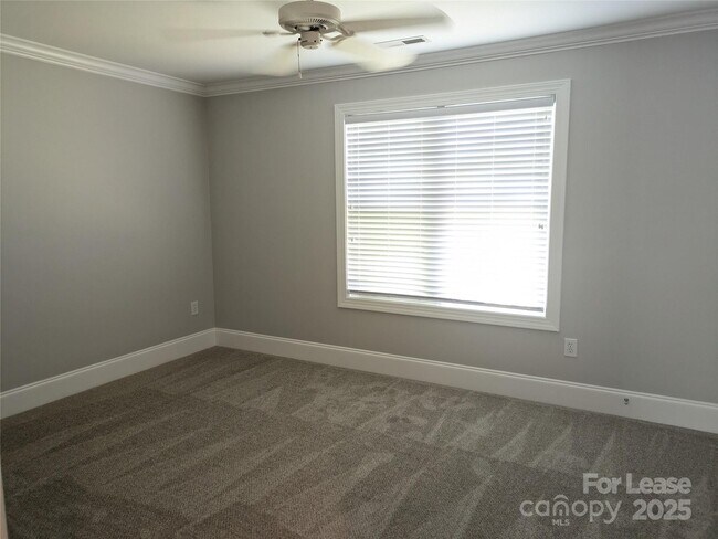 Building Photo - 103 Hickory Hill Rd