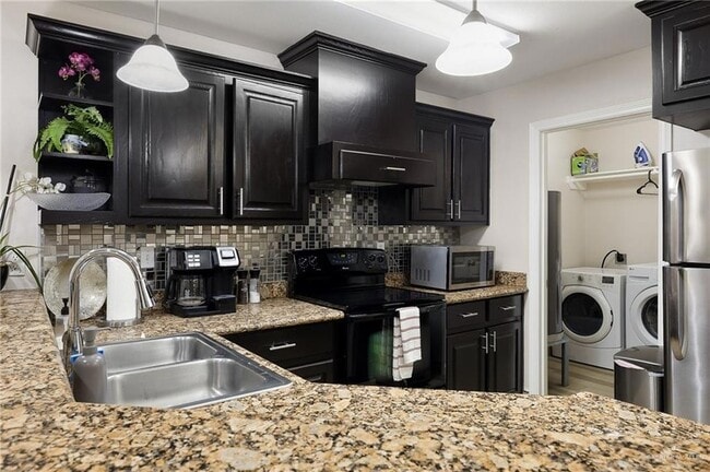 Building Photo - 213 S 49th St