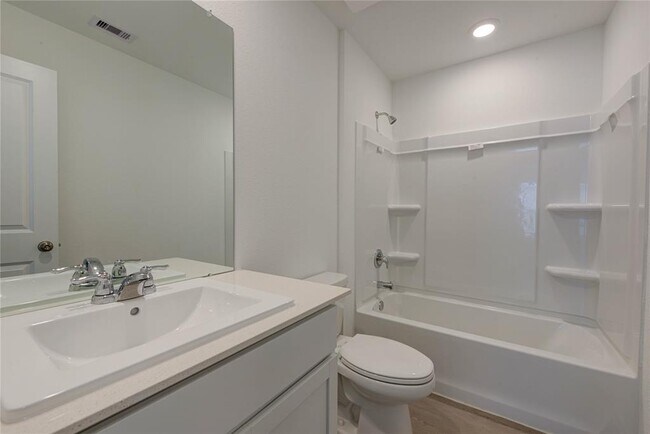 Building Photo - 640 Magnolia Creek Dr