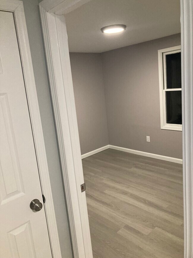 Building Photo - 608 Wheeler Ln