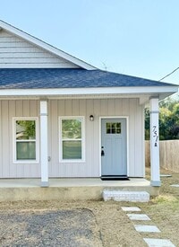 Building Photo - Modern 2-Bedroom Duplex