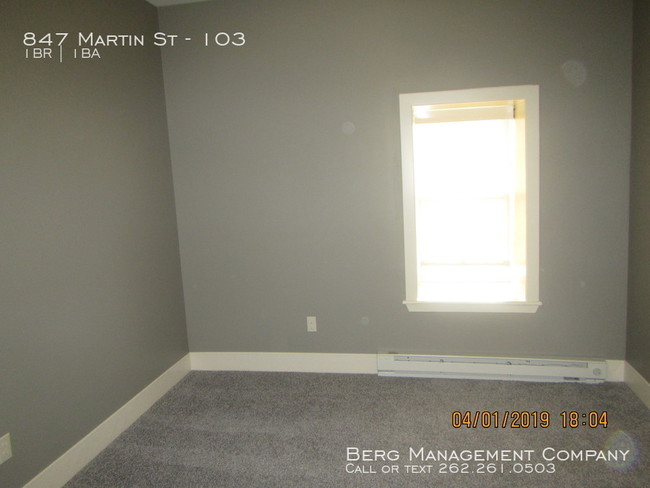 Building Photo - 847 Martin St