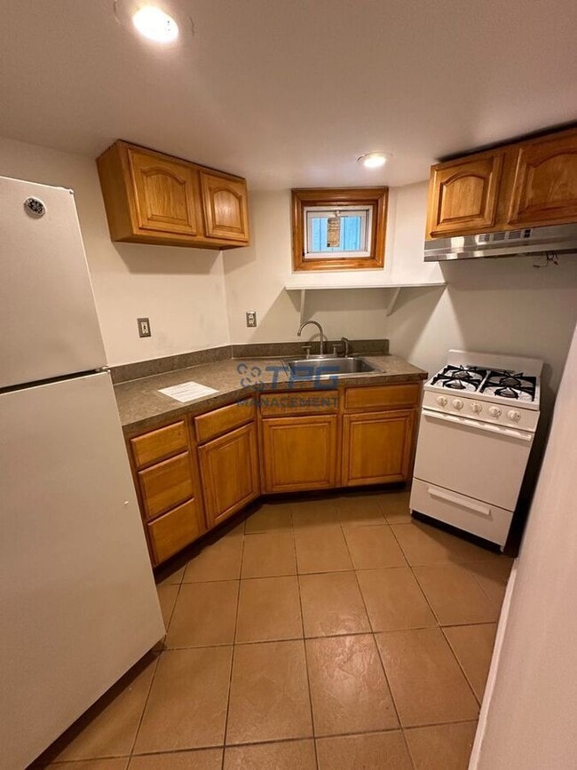 Building Photo - 235 Arlington Ave