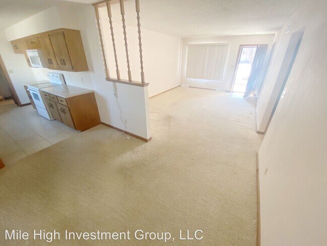 Building Photo - 523 W Jewell St