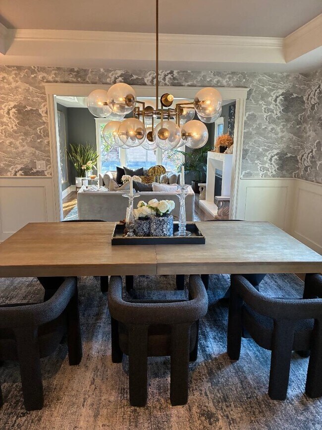 Building Photo - 212 Dwight Rd