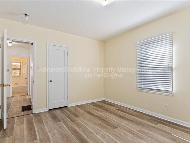 Building Photo - 1966 E Garfield Ave