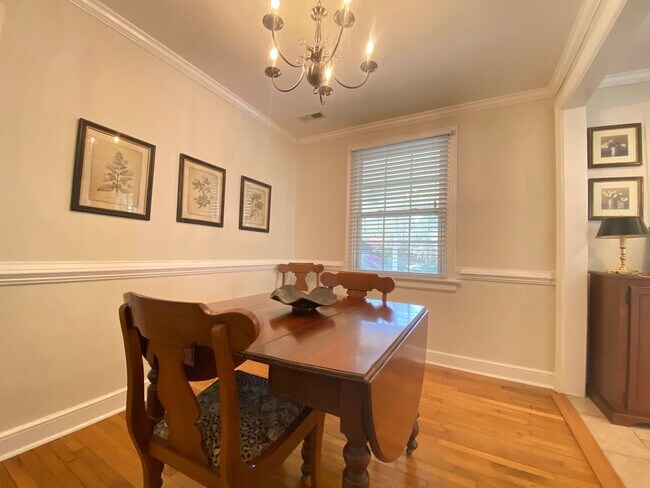 Building Photo - 4 Bed, 2 Bath Cape Cod style home in the Tuckahoe Elementary District!!