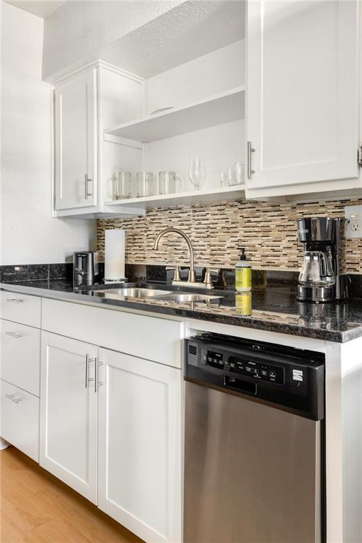 Building Photo - 2401 Manor Rd