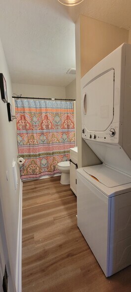 Building Photo - 405 Blyth Rd