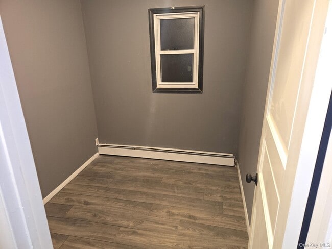 Building Photo - 11 Halliday Rd