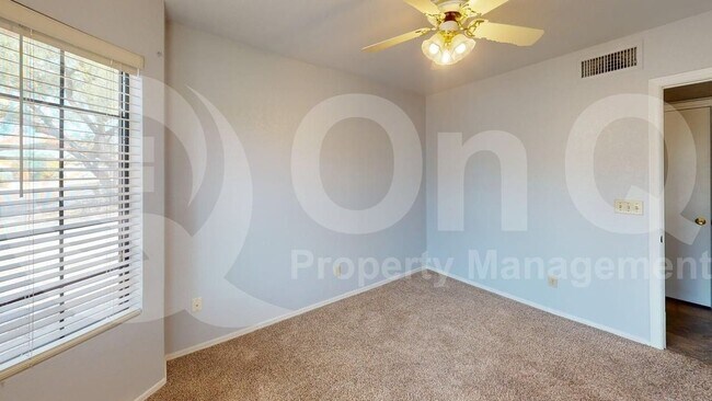 Building Photo - 3025 W Country Ranch Dr