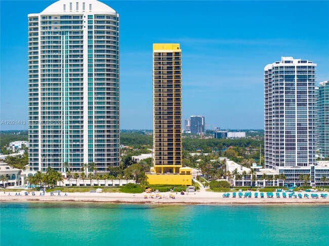 Building Photo - 16275 Collins Ave