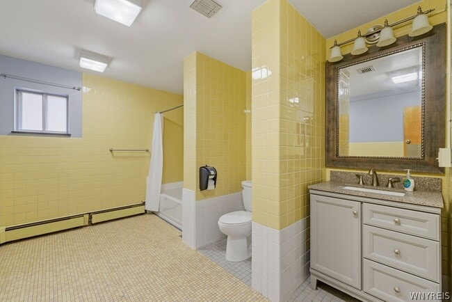 Building Photo - 57 St Johns Parkside