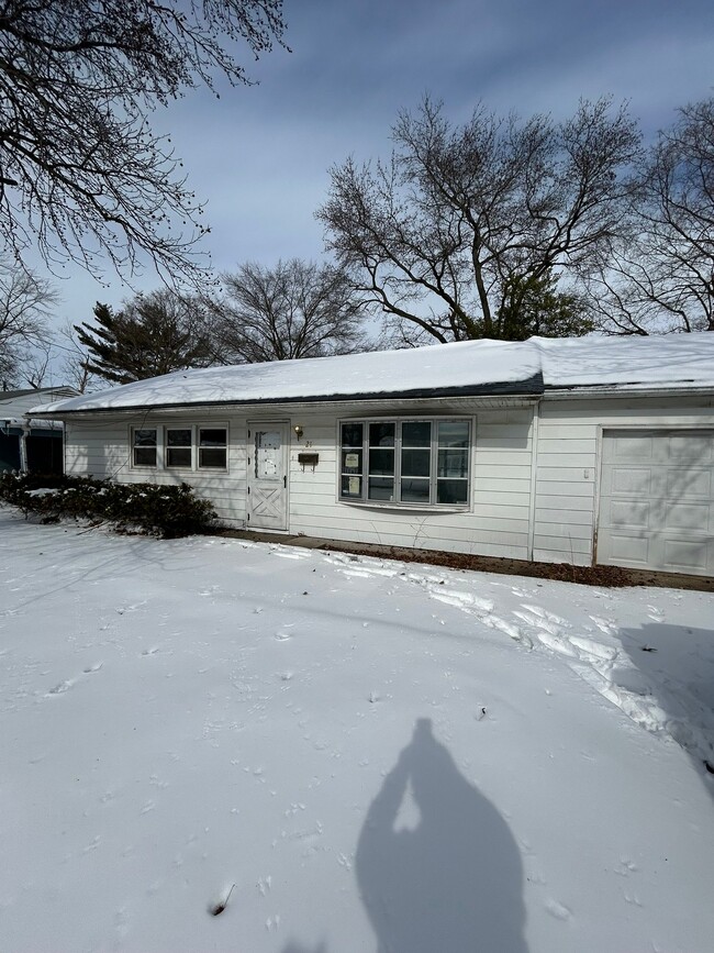 Building Photo - 21 Agnes Dr