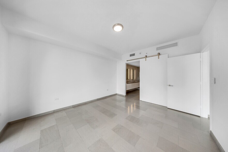 Building Photo - 88 SW 7th St