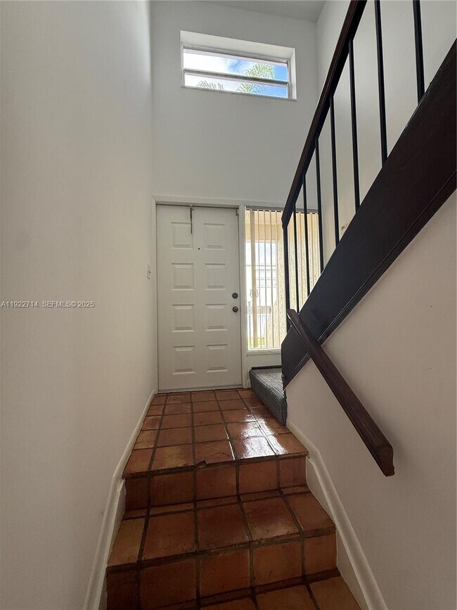 Building Photo - 6860 SW 45th Ln