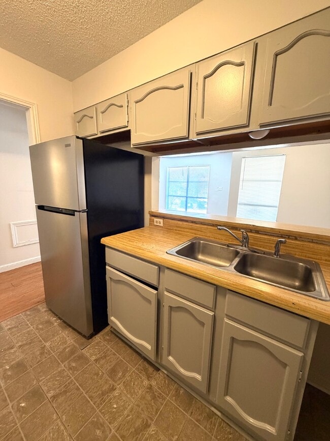 Building Photo - 506 Marigny Cir