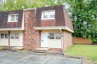 Building Photo - Two Bedroom End Unit Home!
