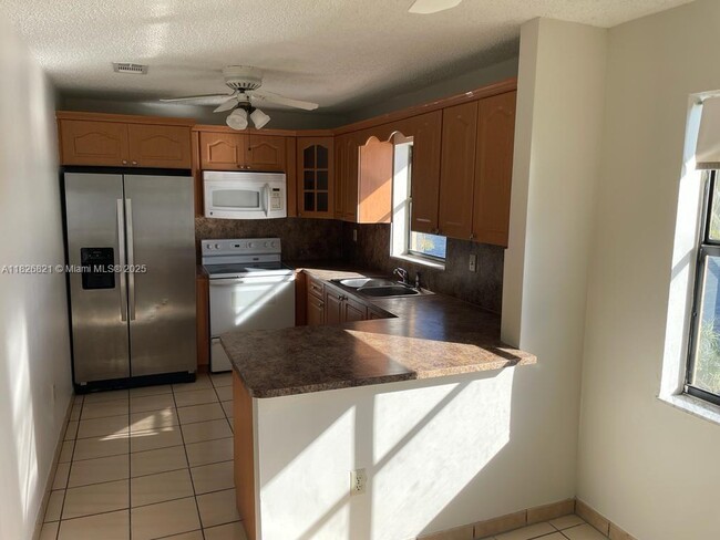 Building Photo - 6862 NW 173rd Dr