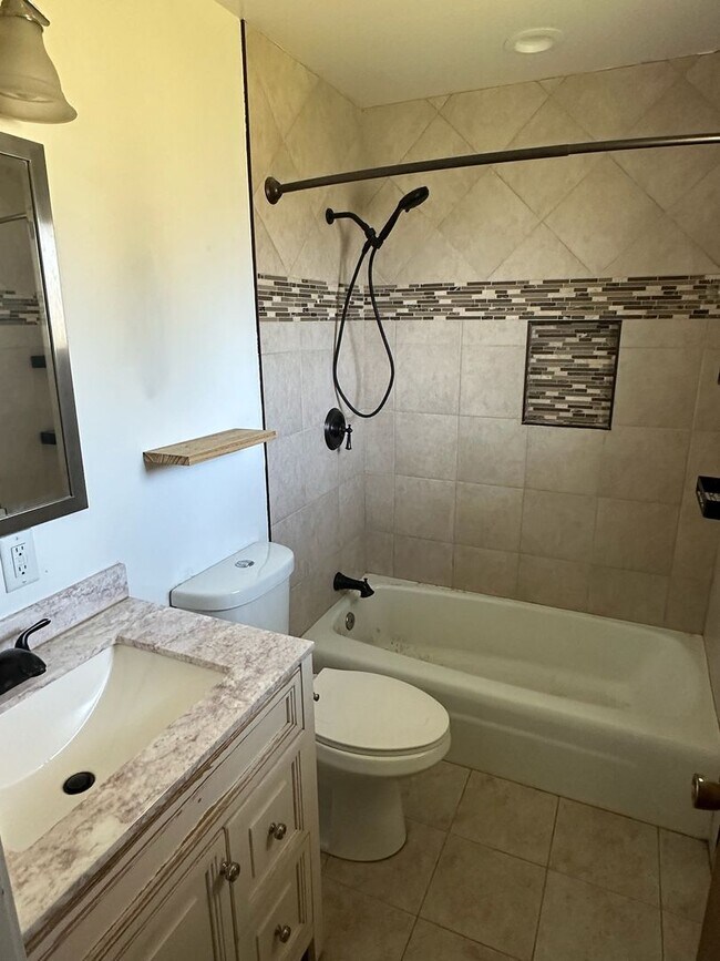 Building Photo - 11465 Ave 200