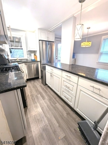 Building Photo - 651 Crescent Dr