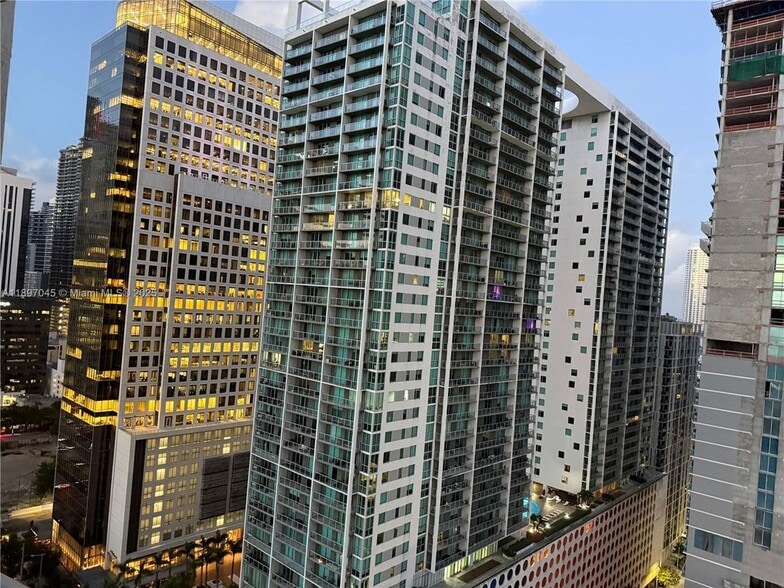 Primary Photo - 485 Brickell Ave
