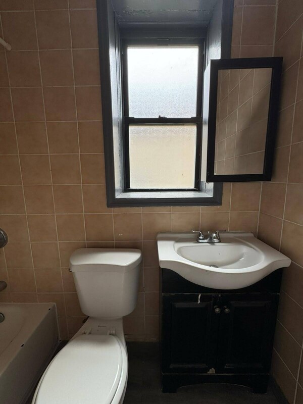 Building Photo - 53 Milford Ave