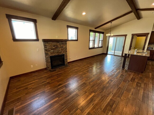 Building Photo - 61064 SE Ruby Peak Ln