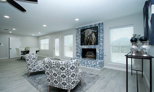 Building Photo - 25607 Pecan Valley Cir