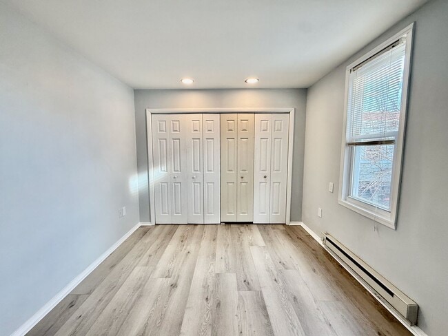 Building Photo - 2443 S 7th St