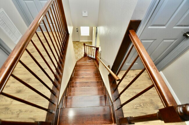 Building Photo - 6822 La Puente Dr