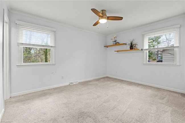Building Photo - 1629 Ardsley St