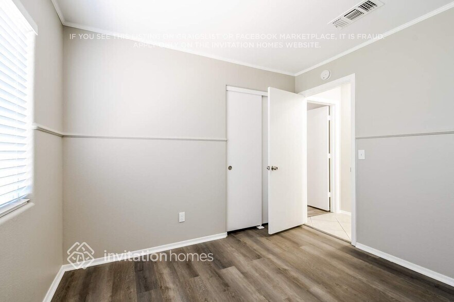 Building Photo - 3606 W Via Del Sol Dr